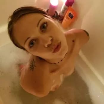 Profil de Dany, 29 ans, Rencontre Lesbienne à Vers-l'Eglise (Vaud)