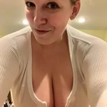 Danny - Rencontre Lesbienne à Collonge-Bellerive Profil de Danny, 21 ans, Rencontre Lesbienne à Collonge-Bellerive (Genève)