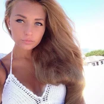 Rosalia - Rencontre Lesbienne à Goppisberg Profil de Rosalia, 19 ans, Rencontre Lesbienne à Goppisberg (Valais)