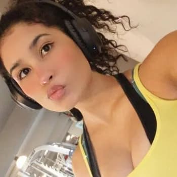 Augustine - Rencontre Lesbienne à Gisikon Profil de Augustine, 19 ans, Rencontre Lesbienne à Gisikon (Lucerne)