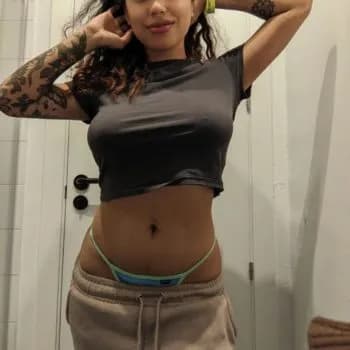 Jannat - Rencontre Lesbienne à Menzingen Profil de Jannat, 24 ans, Rencontre Lesbienne à Menzingen (Zoug)