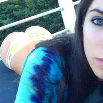 Rosie - Rencontre Lesbienne à Lamone Profil de Rosie, 32 ans, Rencontre Lesbienne à Lamone (Tessin)