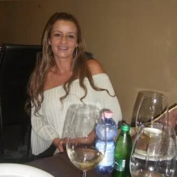 Gabriella - Rencontre Lesbienne à Jens Profil de Gabriella, 19 ans, Rencontre Lesbienne à Jens (Berne)