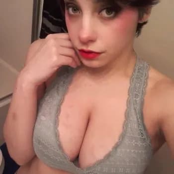 Noélie - Rencontre Lesbienne à Horw Profil de Noélie, 21 ans, Rencontre Lesbienne à Horw (Lucerne)